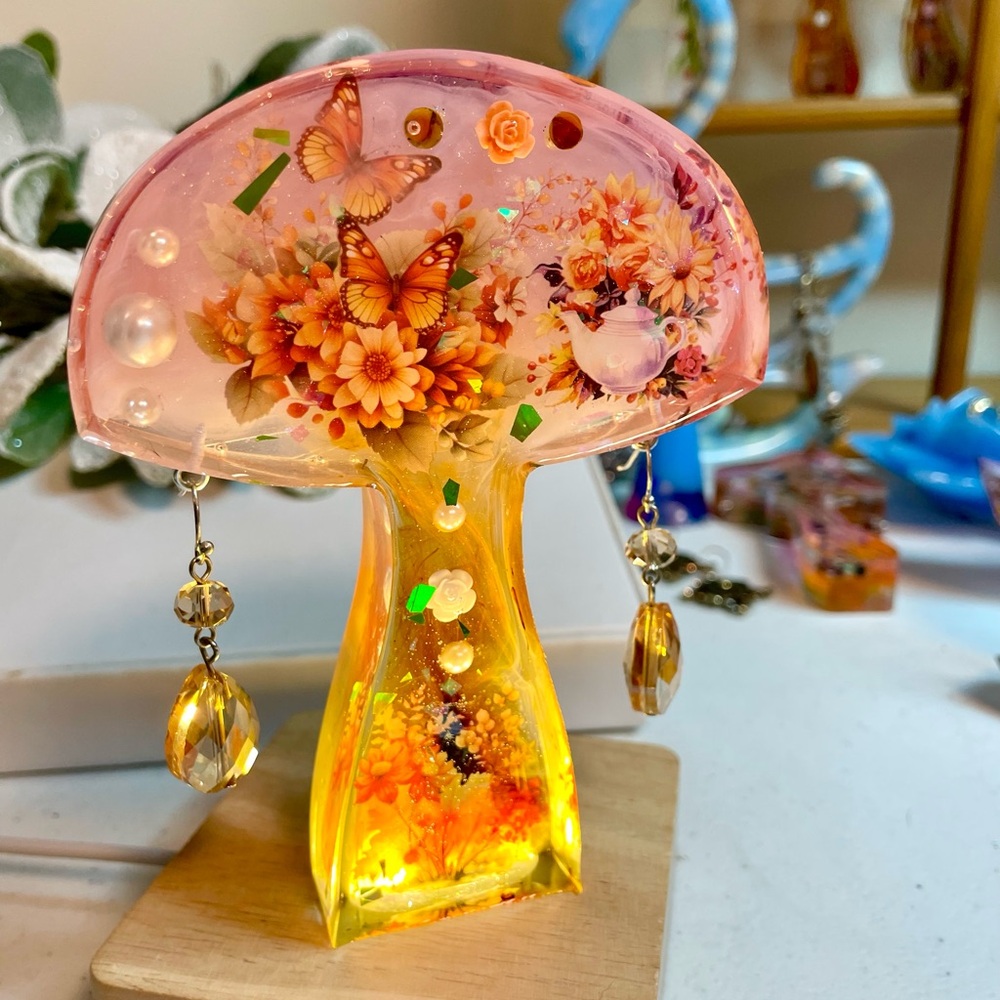Floral Mushroom LED Light Decor - Picture 3 of 4